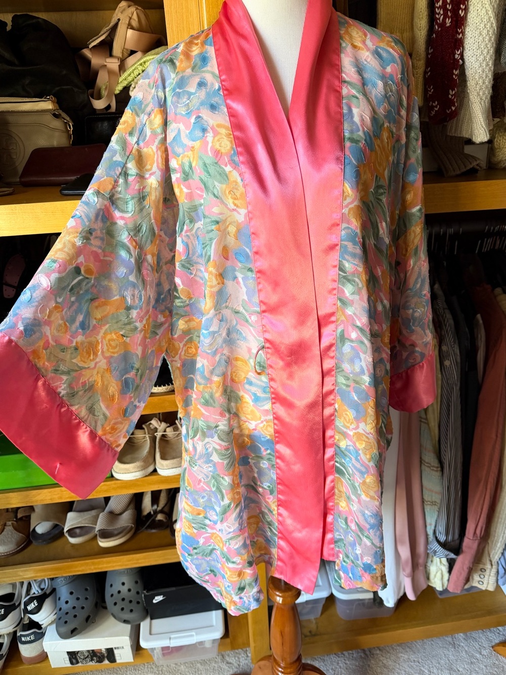 VICTORIAS SECRET Gold Label VTG Floral Satin-Trim Kimono Robe